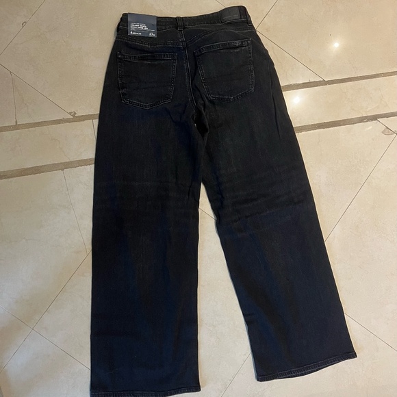 American Eagle Dreamy Drape Stretch Low-Rise Baggy Wide-Leg Jean - Picture 4 of 5